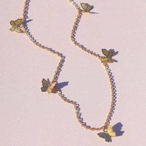 Collar 5 mariposas 3D.