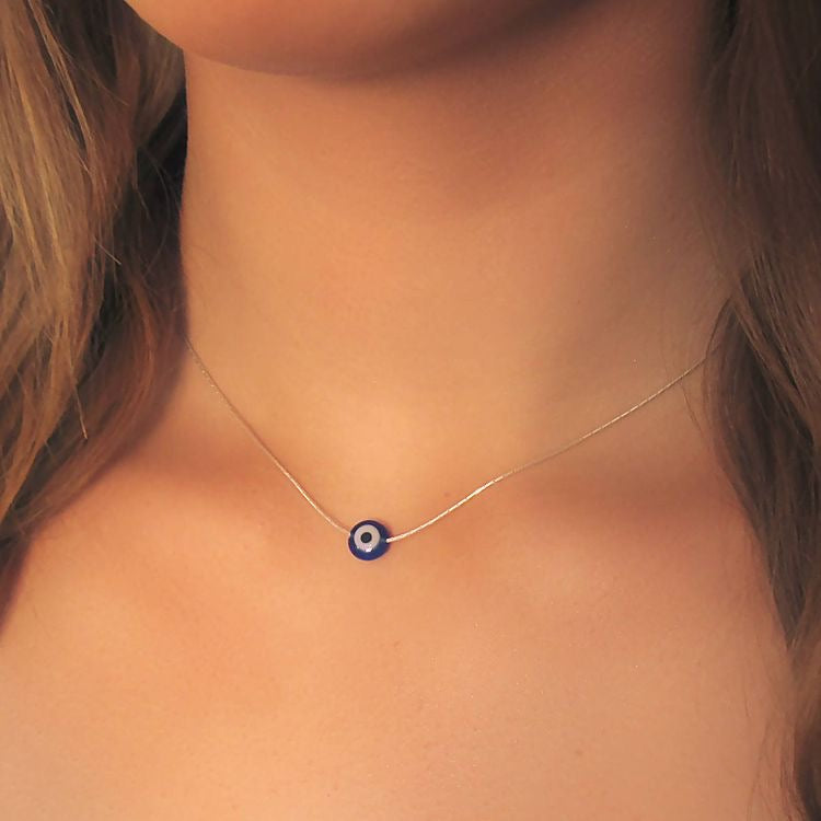 Collar fino ojo azul