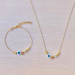 Set de collar y pulsera con inicial.